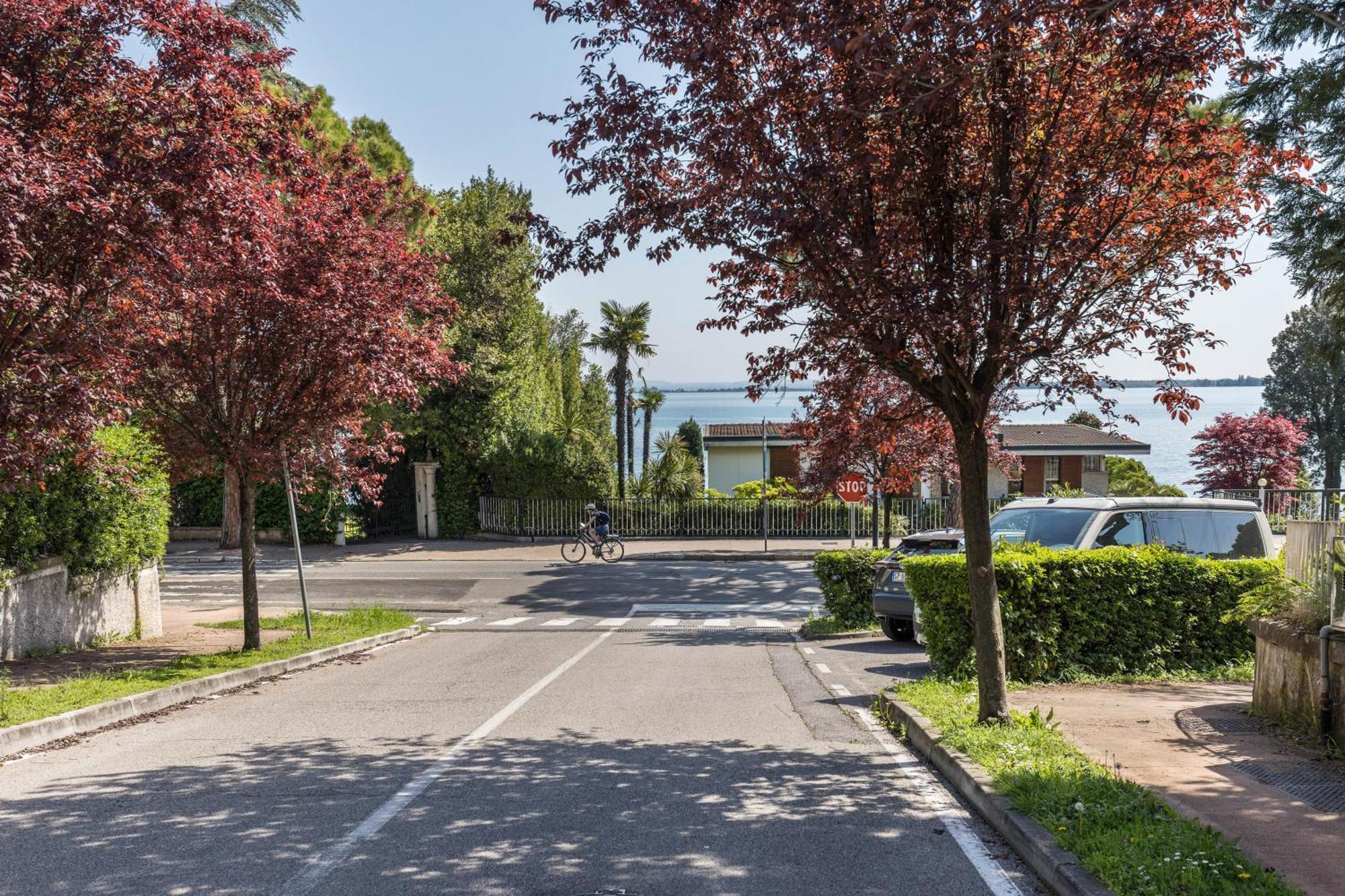 Lake Apartment Desenzano Desenzano del Garda Exterior photo